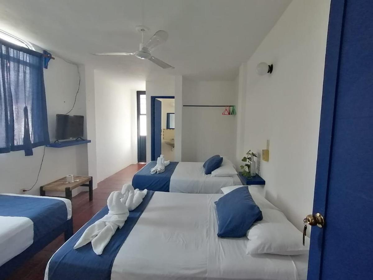 Hotel & Hostal Mayflower Пуерто-Ескондідо Екстер'єр фото